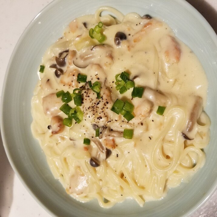 鮭しめじのクリームうどん